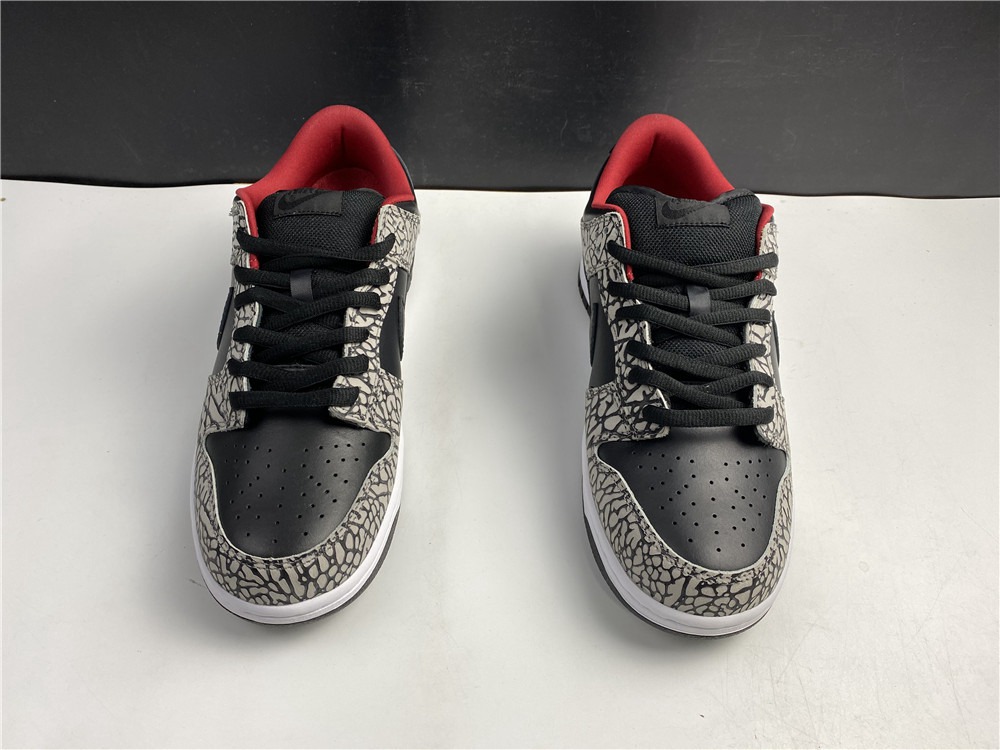 S*p*e ?? nike sb dunk low white cement